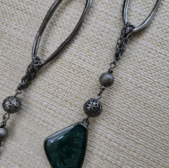 Necklace Green Stone in Silver tone Setting Chain Beads Long 38" - Picture 5 of 12